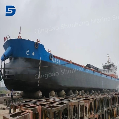 ISO 14409 Tiêu chuẩn túi khí cao su biển màu đen với bộ dụng cụ bơm và sửa chữa đóng gói trên khay