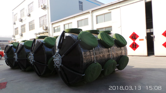 CCS được chứng nhận CCS Tấm chắn bùn EVA đầy hàng hải nổi Tấm chắn bùn Polyurethane nổi