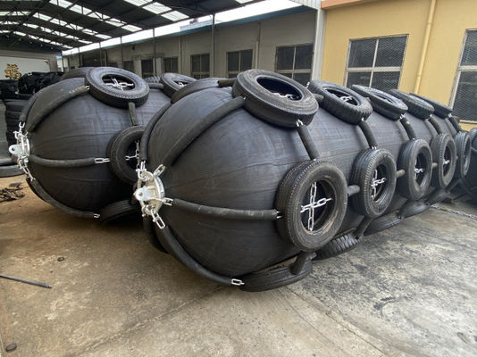 chất lượng  Galvanized Accessories Ship Rubber Fender 80kpa Pneumatic Yokohama Marine Fenders nhà máy