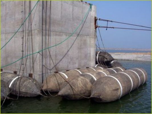 chất lượng  Floating Marine Salvage Airbags Natural Rubber Rescue Ship Launching nhà máy