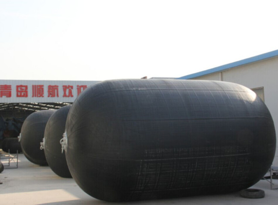 Sling type Pneumatic Fender for Ship to Ship Chain Tire Net (Thiết bị lắp dây chuyền lốp xe từ tàu sang tàu)