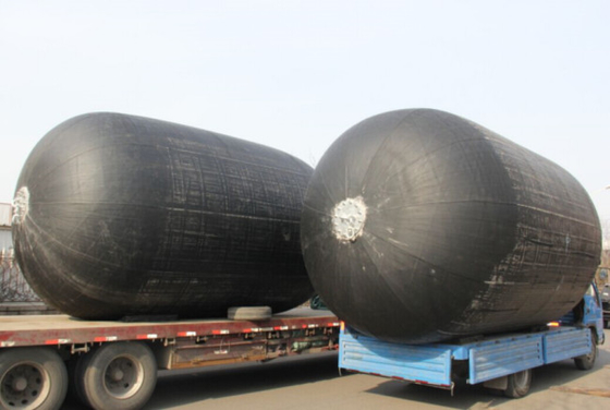 Tàu đến Tàu Pneumatic cao su Fender không dây chuyền Lốp kính ròng 300-4700mm cho các tàu khác nhau