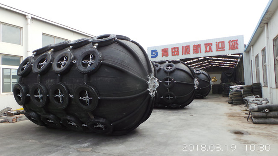 Tàu chở hàng Chắn bùn cao su khí nén Yokohama Loại lưới thuyền 80kpa