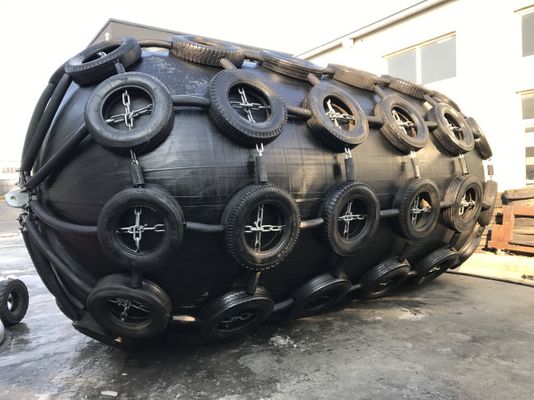 Tàu bơm hơi biển loại ròng để vận chuyển các tấm chắn cao su Yokohama